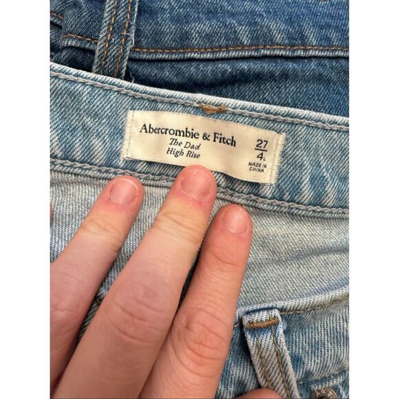 Abercrombie & Fitch light wash Denim Long The Dad High-Rise Crossover Jeans Size - Picture 3 of 4